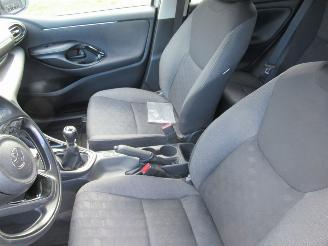Toyota Yaris 1.5i-VVTi  Airco Camera CruiseControl Pdc Navi>android Auto/Carplay picture 23