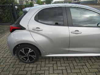 Toyota Yaris 1.5i-VVTi  Airco Camera CruiseControl Pdc Navi>android Auto/Carplay picture 5