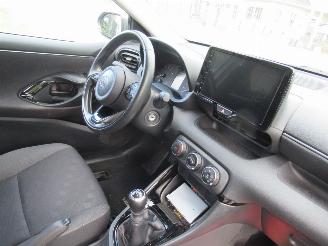 Toyota Yaris 1.5i-VVTi  Airco Camera CruiseControl Pdc Navi>android Auto/Carplay picture 17