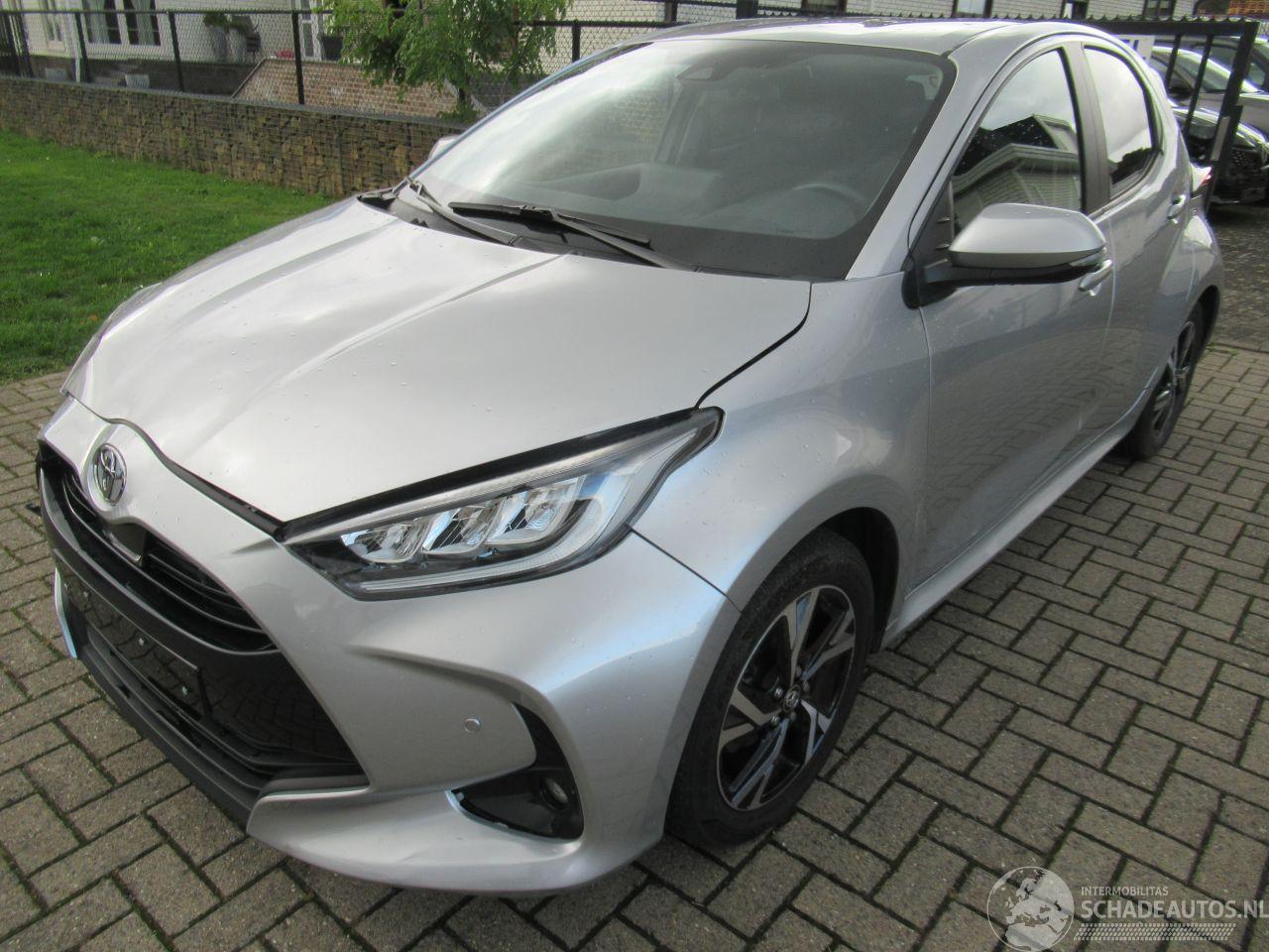 Toyota Yaris 1.5i-VVTi  Airco Camera CruiseControl Pdc Navi>android Auto/Carplay