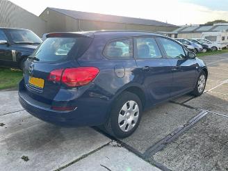 Opel Astra Sport Tourer 1.4 Edition picture 3