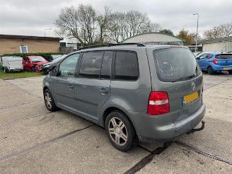 Volkswagen Touran 1.6 16v FSI Athene 7 persoons picture 4