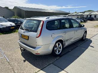 Ford Focus 1.6 Comfort Wagon picture 3