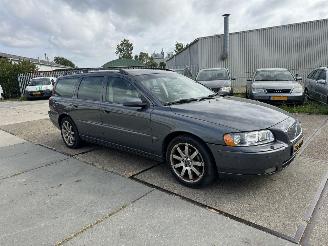 Volvo V-70 2.5 D5 picture 2