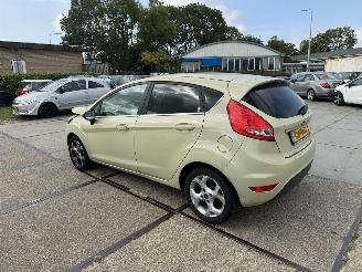 Ford Fiesta 1.4 Ghia 5drs picture 4