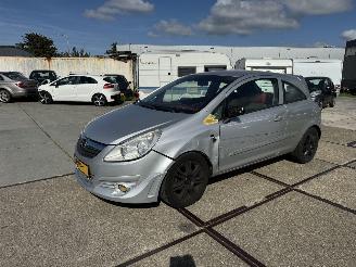 Vaurioauto  passenger cars Opel Corsa 1.4 16v 2007/1