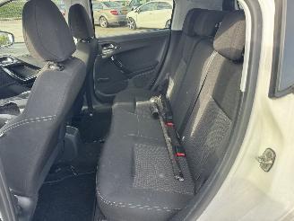 Peugeot 208 1.2 pure tech Style picture 8