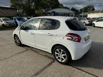 Peugeot 208 1.2 pure tech Style picture 4