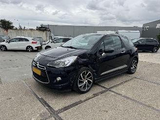 Voiture accidenté DS Automobiles DS 3 1.2 PureTech 1955 2015/10