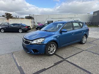 Coche accidentado Kia Cee d 1.6 CVVT X-tra Sporty Wagon 2010/1