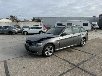 uszkodzony samochody osobowe BMW 3-serie 316i Touring Business Line 2010/5