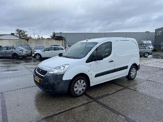 damaged commercial vehicles Peugeot Partner 120 1.6 Blue HDI 75 2016/6