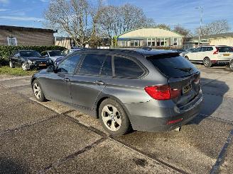 BMW 3-serie 320d Touring picture 4