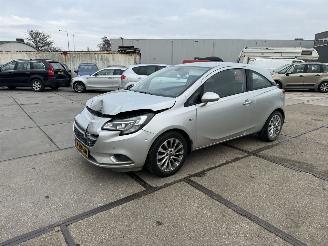 Avarii autoturisme Opel Corsa 1.4 Cosmo 2015/3