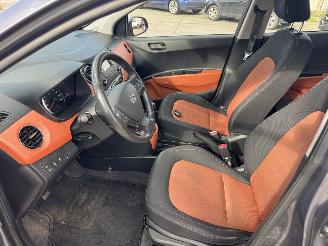 Hyundai I-10 1.0 i-Motion picture 5