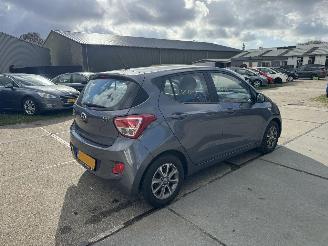 Hyundai I-10 1.0 i-Motion picture 3