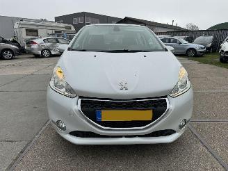 Peugeot 208 1.2 VTI Envy picture 11