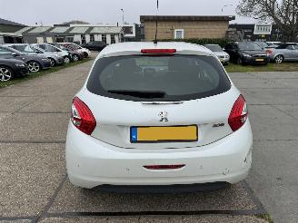Peugeot 208 1.2 VTI Envy picture 12