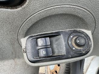 Renault Master T35 2.5 DCI  L2 H2 picture 6