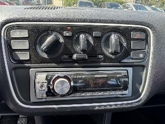 Volkswagen Up! 1.0 Take Up picture 8