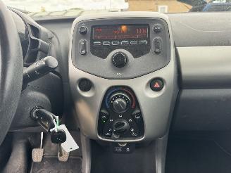 Peugeot 108 1.0 E-VTi Blue Lion picture 9