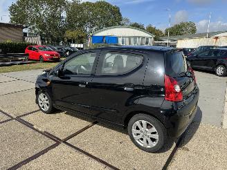 Nissan Pixo 1.0 Looks picture 4