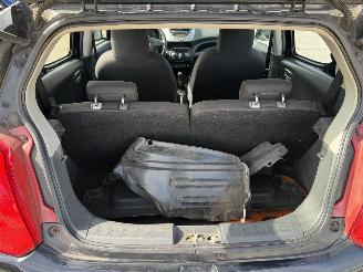 Nissan Pixo 1.0 Looks picture 11