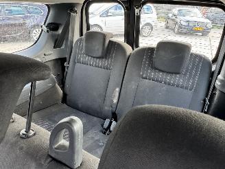 Dacia Logan 1.6 Blackline  7 persoons picture 7