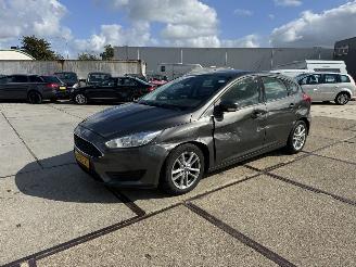 Schadeauto Ford Focus 1.0 Trend 2016/3