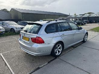 BMW 3-serie 318i Touring picture 3