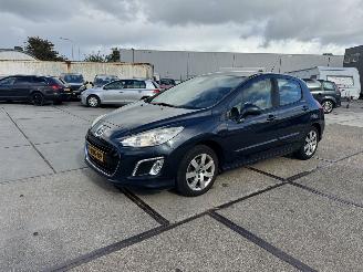 Damaged car Peugeot 308 1.6 VTI Active 2012/2