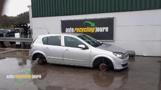 Salvage car Opel Astra Astra H (L48), Hatchback 5-drs, 2004 / 2014 1.6 16V Twinport 2004/7