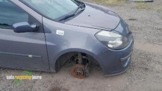 Renault Clio Clio III (BR/CR), Hatchback, 2005 / 2014 1.6 16V picture 2