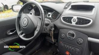 Renault Clio Clio III (BR/CR), Hatchback, 2005 / 2014 1.6 16V picture 20
