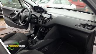 Peugeot 208 208 I (CA/CC/CK/CL), Hatchback, 2012 / 2019 1.4 16V picture 13