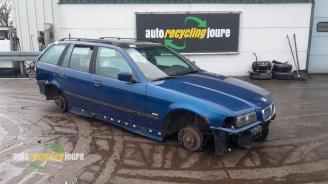 Vrakbiler auto BMW 3-serie 3 serie Touring (E36/3), Combi, 1995 / 1999 316i 1997/9