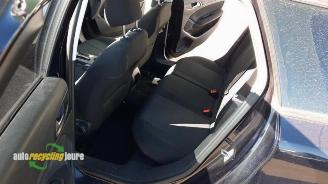 Peugeot 308 308 SW (L4/L9/LC/LJ/LR), Combi 5-drs, 2014 / 2021 1.6 BlueHDi 120 picture 16