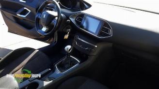 Peugeot 308 308 SW (L4/L9/LC/LJ/LR), Combi 5-drs, 2014 / 2021 1.6 BlueHDi 120 picture 14