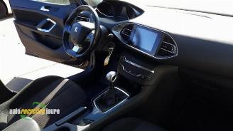 Peugeot 308 308 SW (L4/L9/LC/LJ/LR), Combi 5-drs, 2014 / 2021 1.6 BlueHDi 120 picture 13