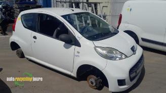 Damaged car Peugeot 107 107, Hatchback, 2005 / 2014 1.0 12V 2010/6