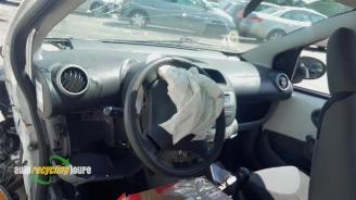 Peugeot 107 107, Hatchback, 2005 / 2014 1.0 12V picture 13