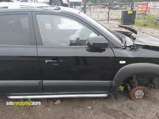 Hyundai Tucson onderdelen (kleur: EB) donorauto picture 2