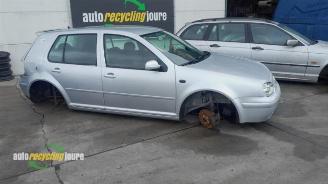 Salvage car Volkswagen Golf Golf IV (1J1), Hatchback, 1997 / 2005 1.6 16V 2001/11