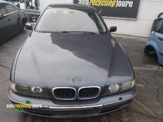 BMW 5-serie (E39) onderdelen (kleur: 310) donorauto picture 15