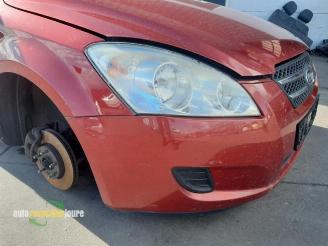 Kia Cee d onderdelen (kleur: O4) donorauto picture 26