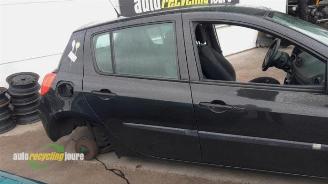 Renault Clio III onderdelen (kleur: NV676) donorauto picture 5