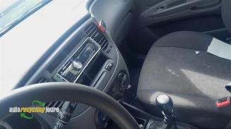 Kia Rio Rio II (DE), Hatchback, 2005 / 2011 1.4 16V picture 17