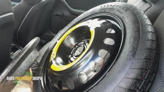 Audi A4 (B7) onderdelen (kleur: LY&W) donorauto picture 26