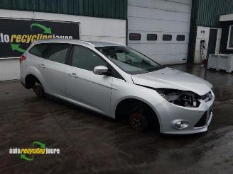 Salvage car Ford Focus Focus 3 Wagon, Combi, 2010 / 2020 1.0 Ti-VCT EcoBoost 12V 125 2013/8