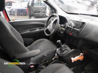 Opel Combo onderdelen (kleur: G6Z) donorauto picture 5